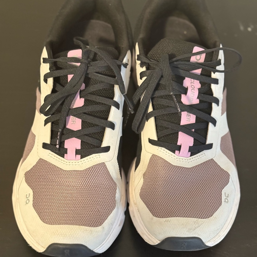 On Cloud Shoes Size 10 Women’s